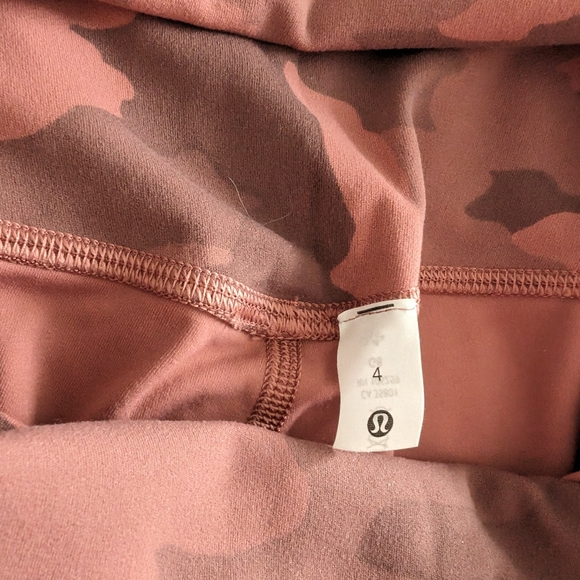 Lululemon Align 28" Leggings Heritage 365 Camo Brier Rose Multi Size 4 - Picture 5 of 5